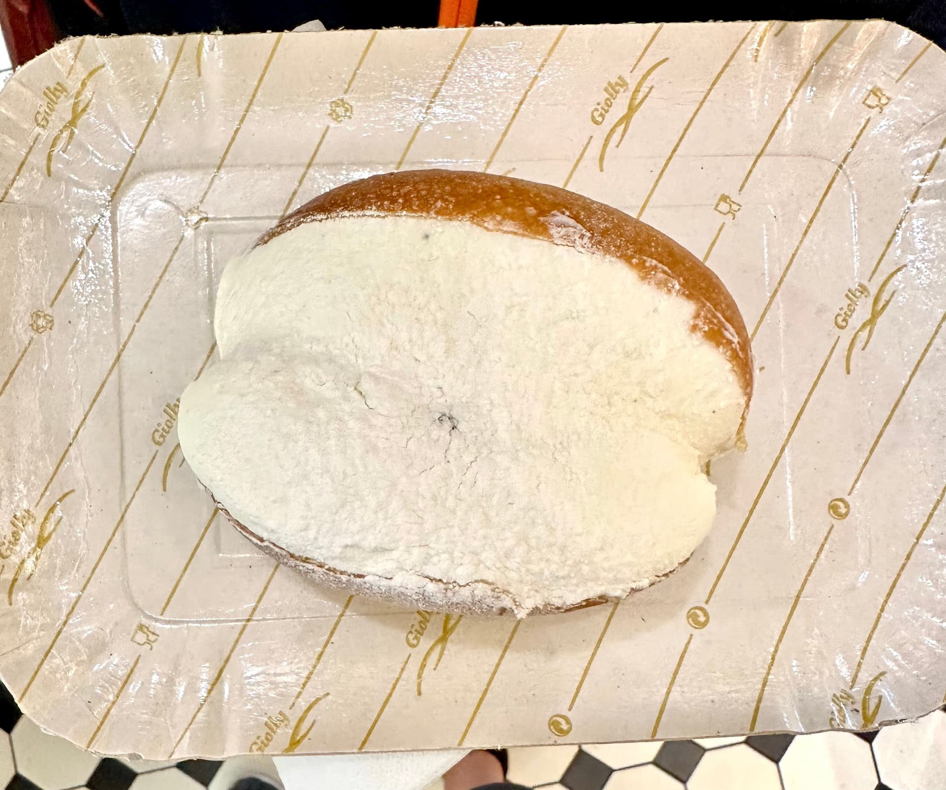 Maritozzo con la panna - Panificio Bonci Maritozzo con la panna - Panificio Bonci